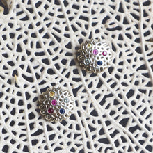 Load image into Gallery viewer, White Gold Crackle Sapphire Studs