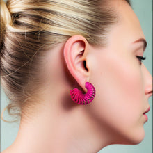 Load image into Gallery viewer, Midi Shell Hoops