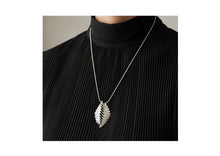 Load image into Gallery viewer, Silver Ripple Link Pendant