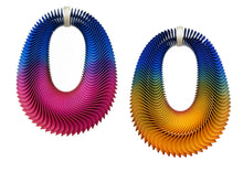 Load image into Gallery viewer, Quiver Art Necklace