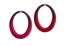 Load image into Gallery viewer, Curve Necklace
