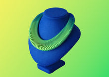 Load image into Gallery viewer, Curve Quiver Necklace
