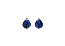 Load image into Gallery viewer, Petal Earrings
