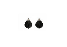 Load image into Gallery viewer, Petal Earrings
