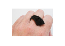 Load image into Gallery viewer, V&amp;A Ring - Black
