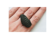 Load image into Gallery viewer, Wave Ring
